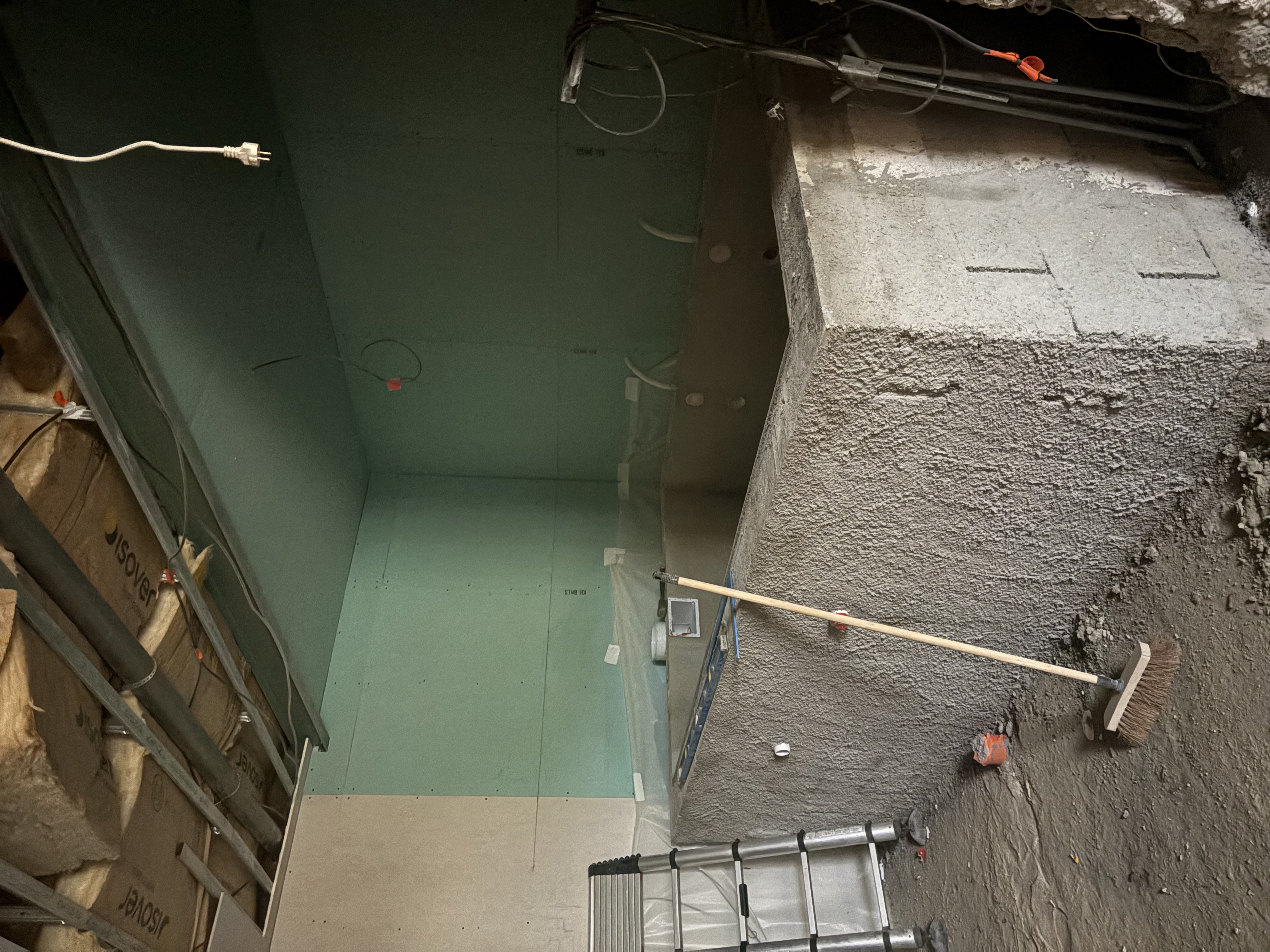 Chantier en cours, structure béton brute